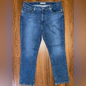 Women’s Levi Jeans - Size 18